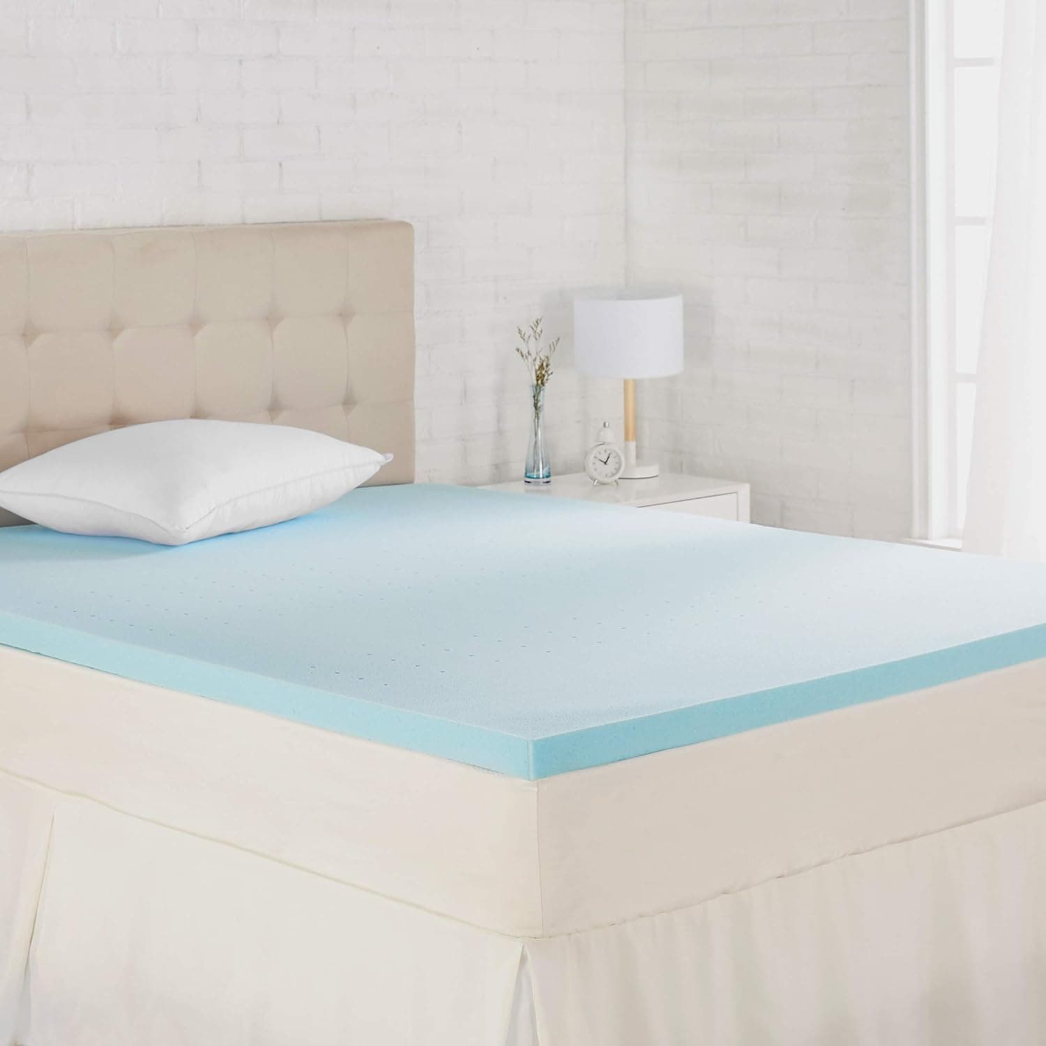 Amazon Basics Cooling Gel-Infused Memory Foam Mattress Topper, Ventilated, CertiPUR-US Certified, 2-Inch, Full