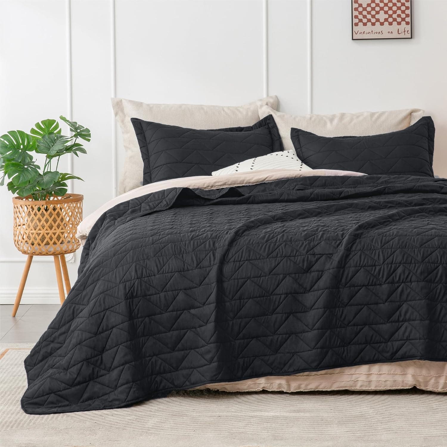 BEDELITE Coverlet Queen Bedspread - Summer Lightweight Full Size Quilt Set, Soft Modern Weave Pattern Black Queen Quilt Bedding Set 3 Pieces (1 Quilt 90" x 96" + 2 Pillow Shams)