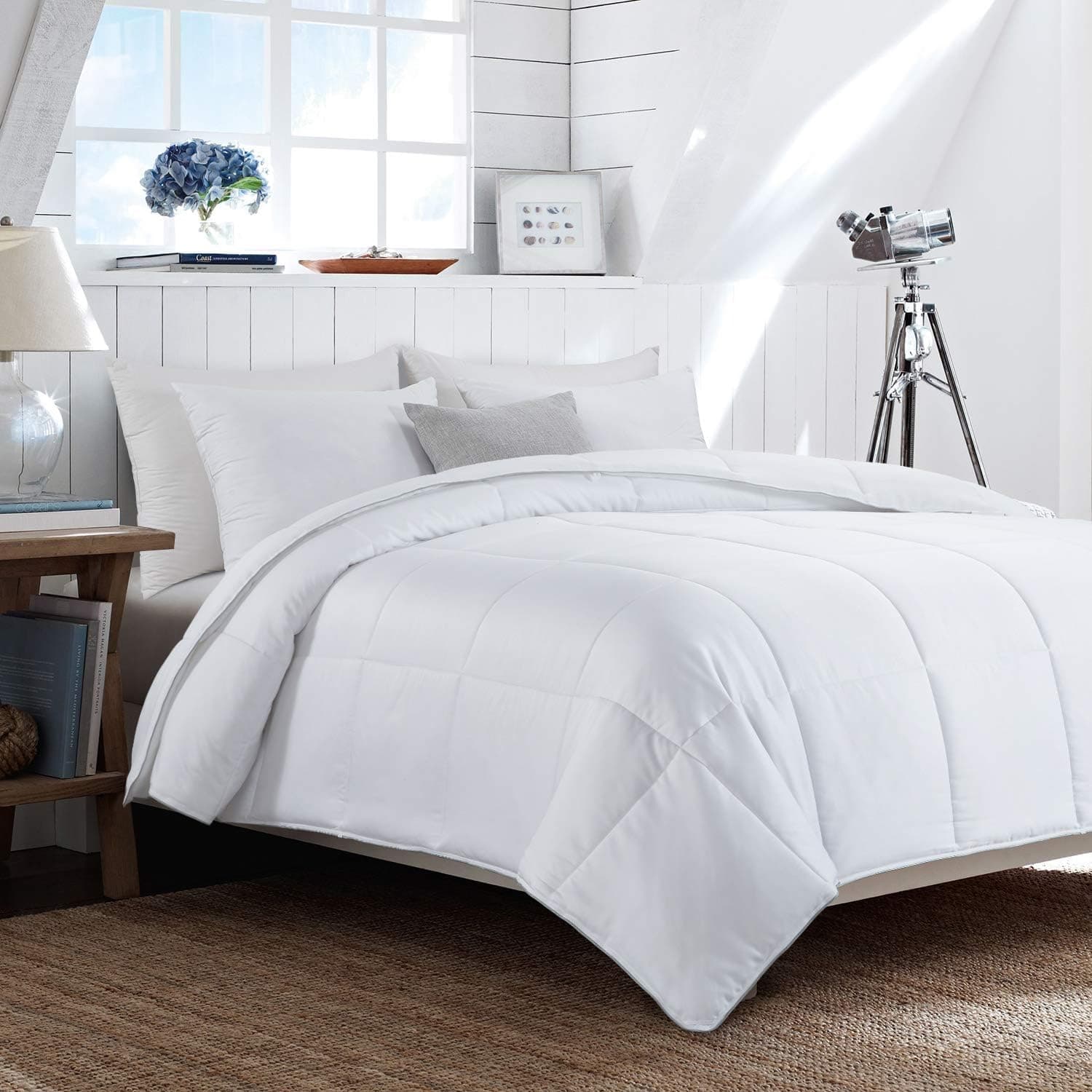 HOMBYS Lightweight Cooling Comforter Super King Size, 100% Viscose from Bamboo, Down Alternative Duvet Insert, 8 Corner Tabs