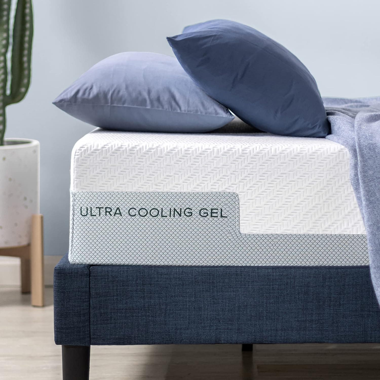ZINUS 12 Inch Ultra Cooling Gel Memory Foam Mattress, Queen, Cool-to-Touch Soft Knit Cover, Pressure Relieving, CertiPUR-US Certified, Mattress in A Box